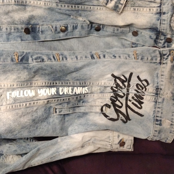 Jean jacket - Picture 2 of 3